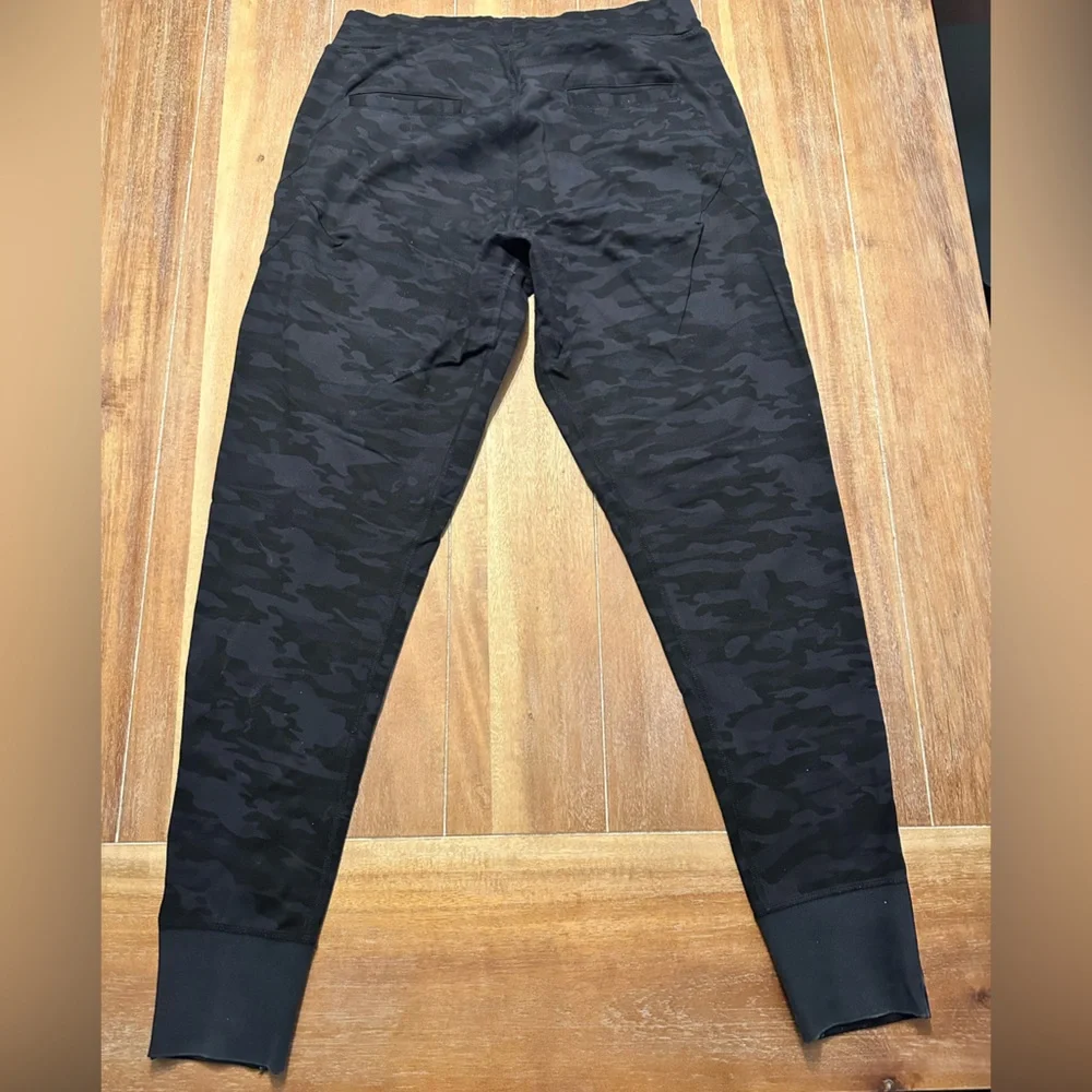 Alphalete Infinity Joggers Size Med. Have always fit me snug. Great condition! - Picture 2 of 8